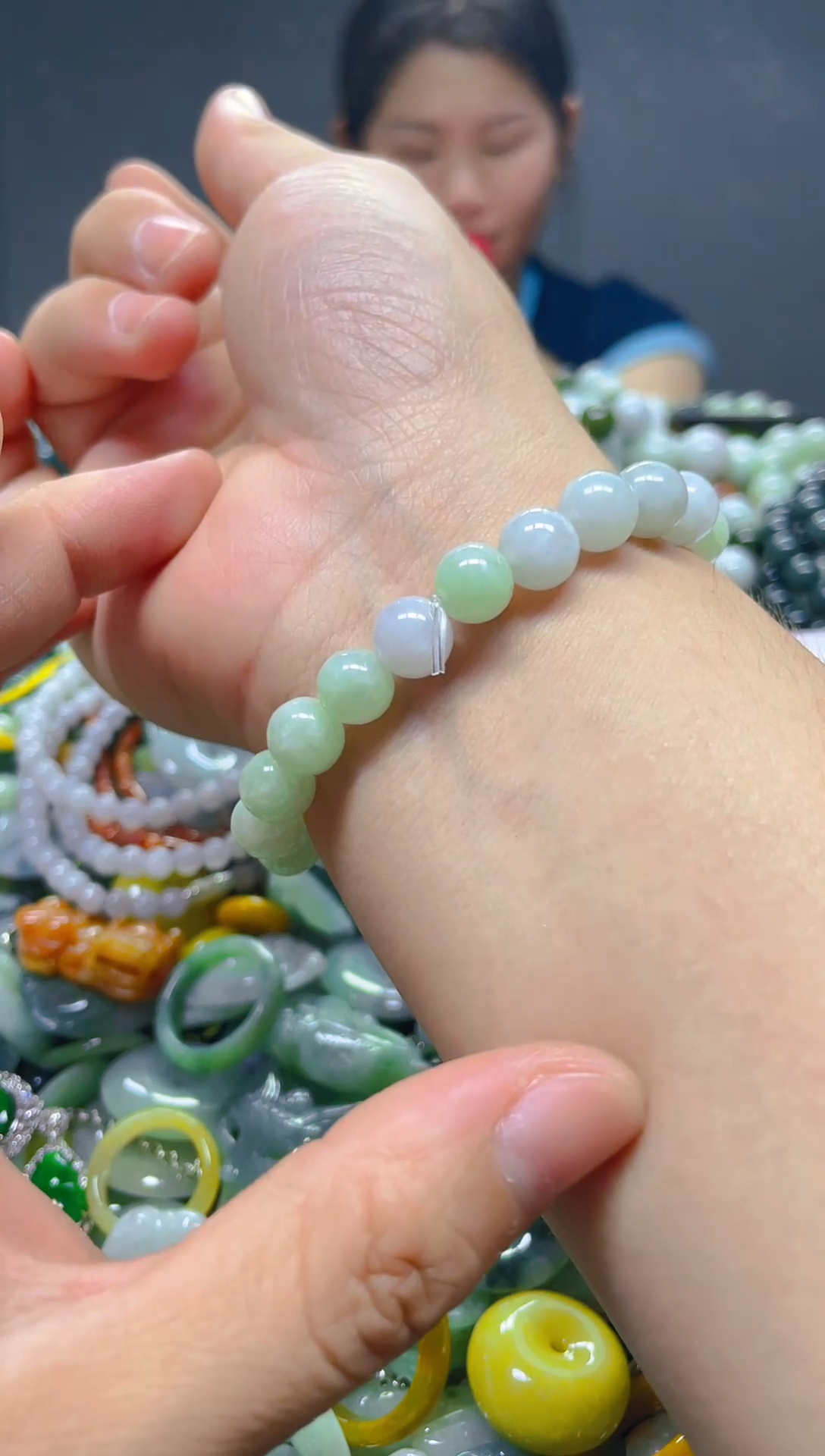 翡翠未镶嵌颈饰8mm/D/翡翠A货,1件也是批发价