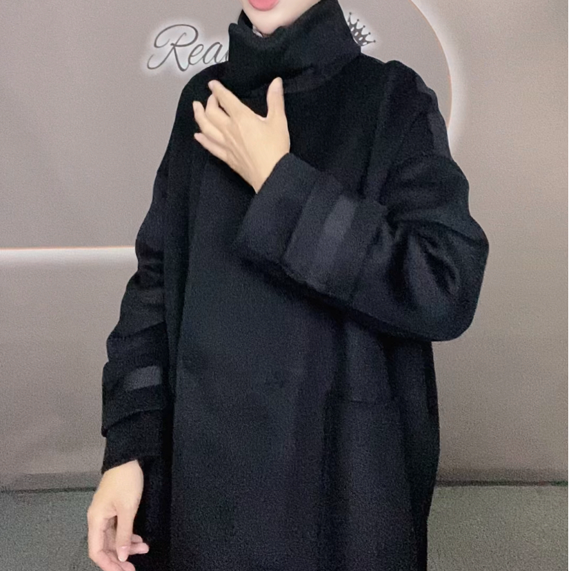 芮欧琨RealQueen【高端定制系列】23826立领微散摆带腰带大衣