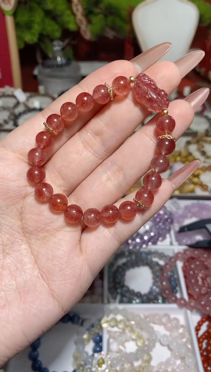 【闪购商品】烟晶手链银S925镶嵌草莓晶