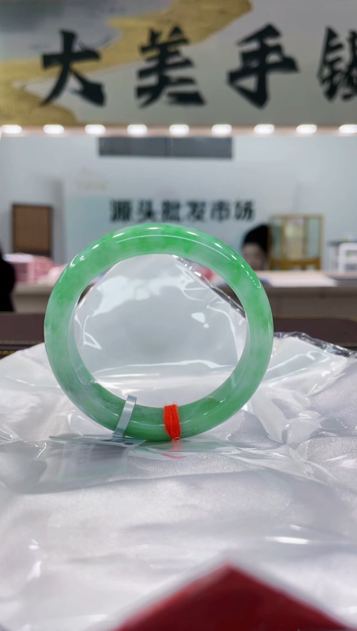 【闪购商品】翡翠手镯未镶嵌手镯