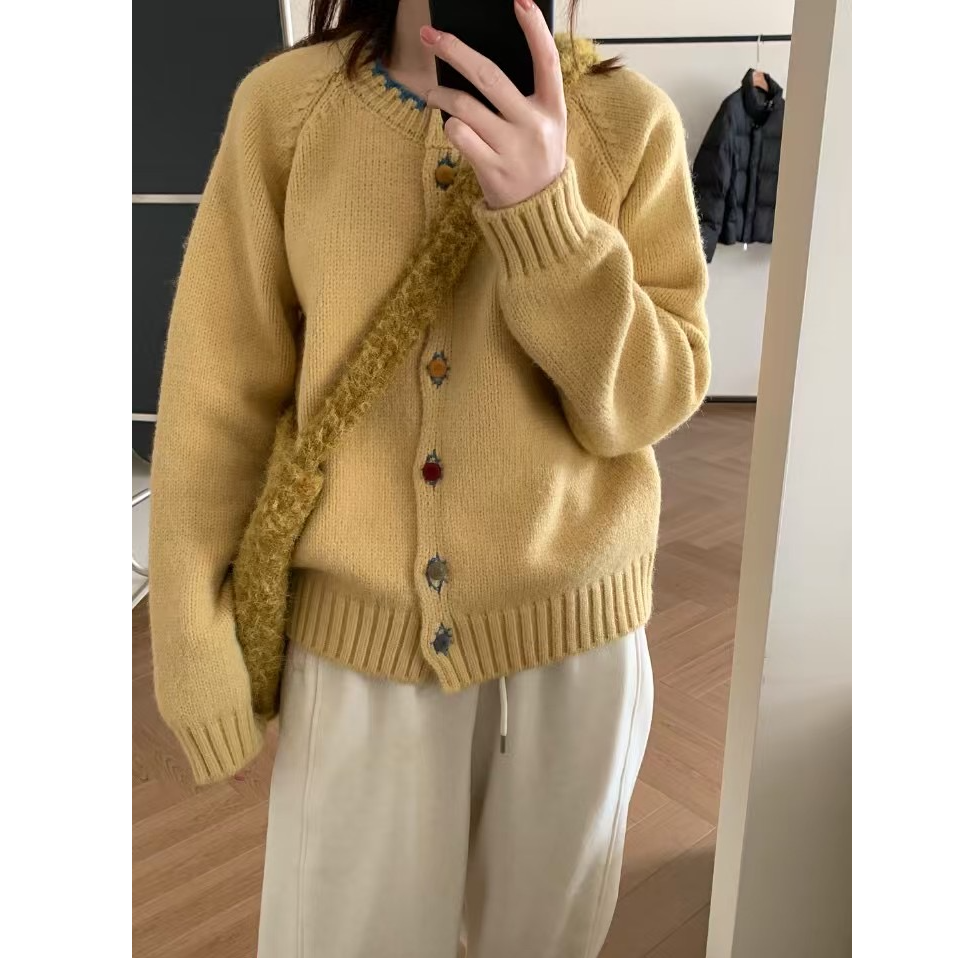 6035韩系彩扣设计感洋气针织开衫女秋冬新款宽松软糯百搭毛衣外套