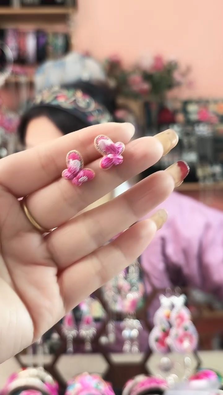 艺枝独秀老绣饰品92