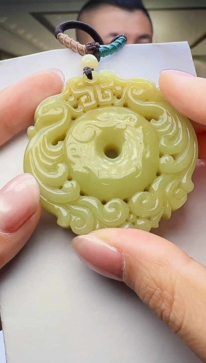 定制和田玉玉润名家天然和田玉（拍一发一）