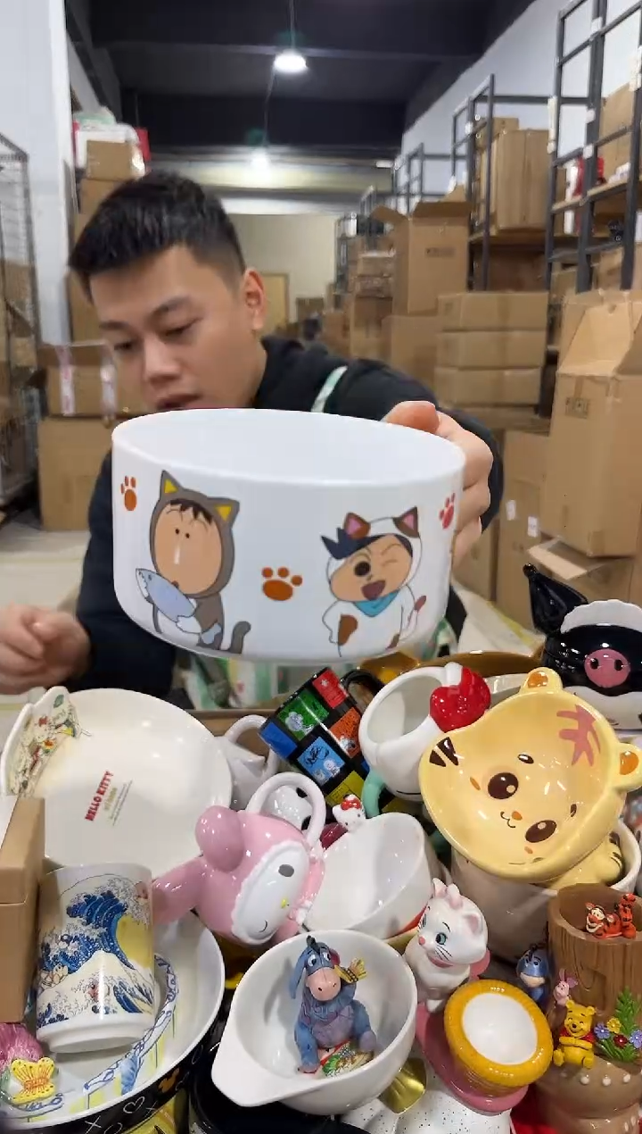 瓷片小新猫爪泡面碗 