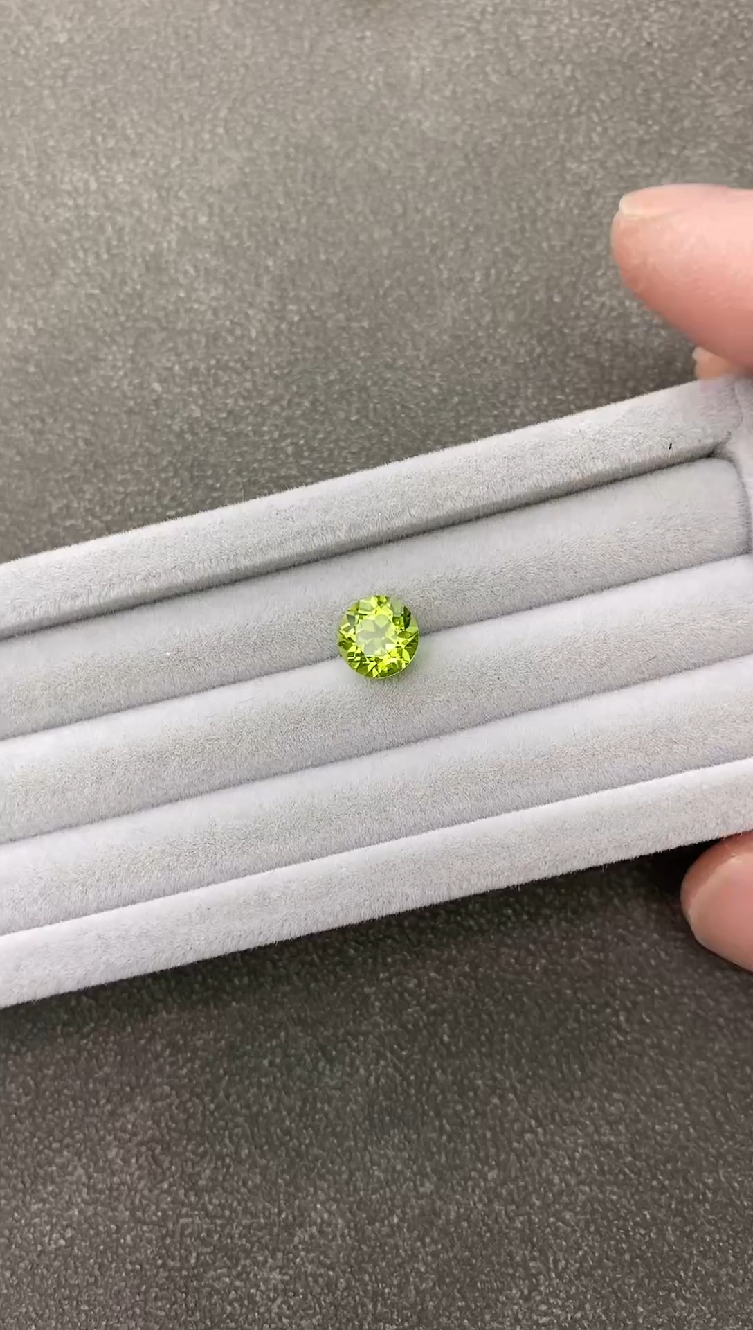 【闪购商品】橄榄石裸石银S925镶嵌1.5克拉 橄榄石