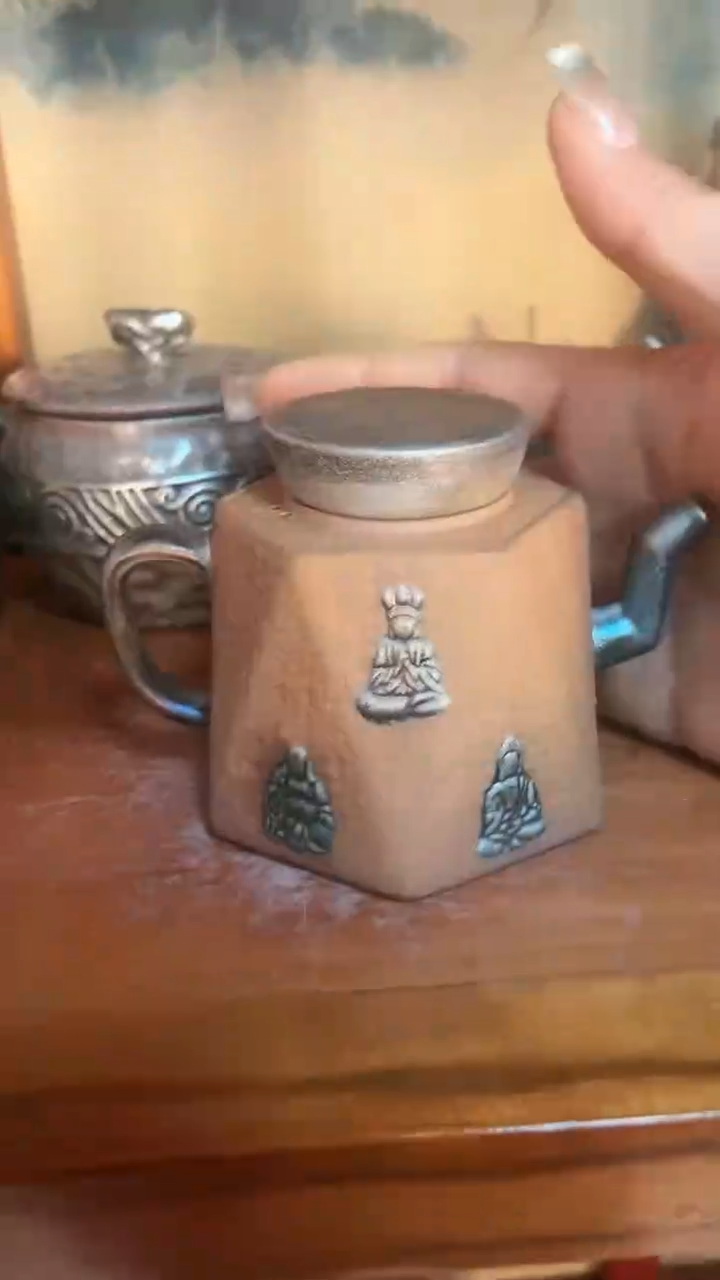 【闪购商品】C09鎏银万佛壶全手老岩泥