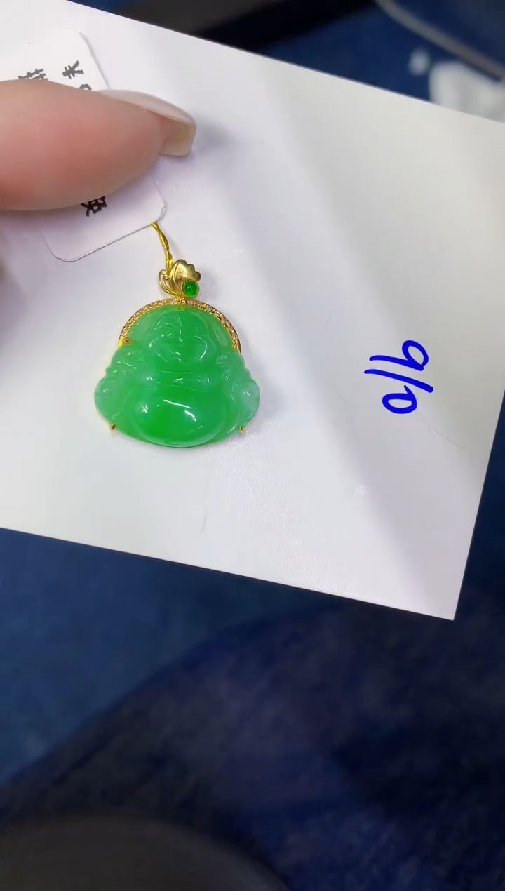颈饰18K金镶嵌翡翠缅甸天然翡翠A货