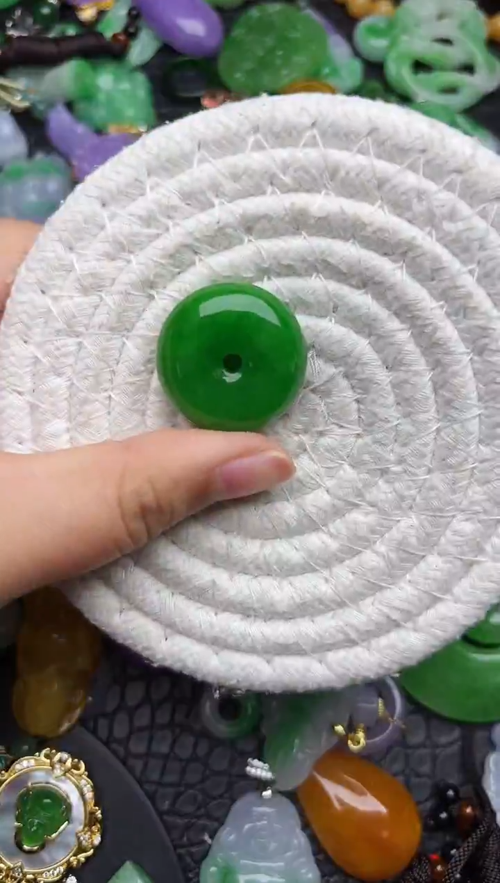 颈饰未镶嵌翡翠缅甸翡翠吊坠