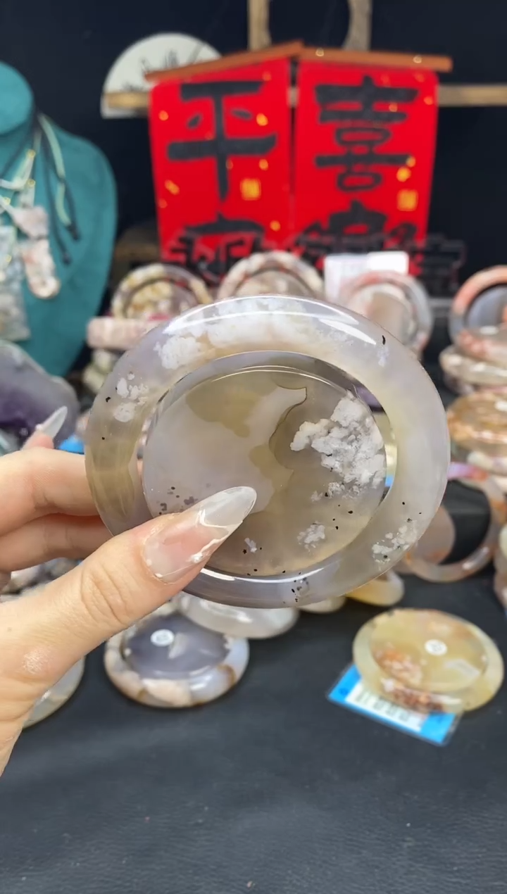 【闪购商品】石英质玉手镯（圆镯）未镶嵌59