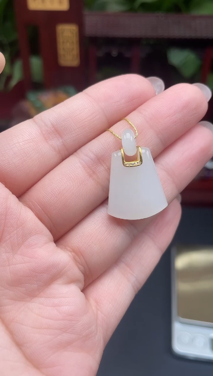 颈饰18K金镶嵌和田玉吊坠TK14多样性发其一