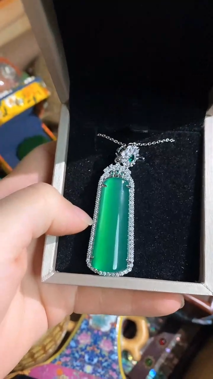 【闪购商品】翡翠吊坠(赠链)未镶嵌德诚精品专属摆件