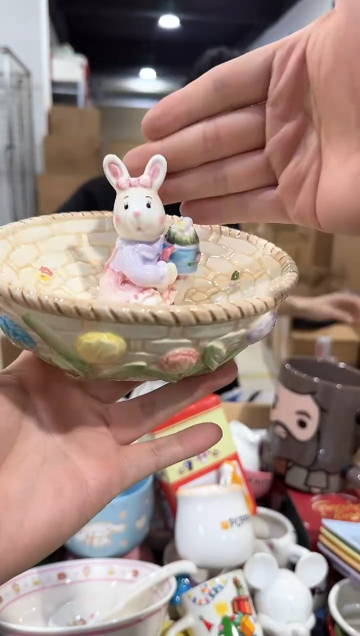 瓷片粉色原盒兔子碗