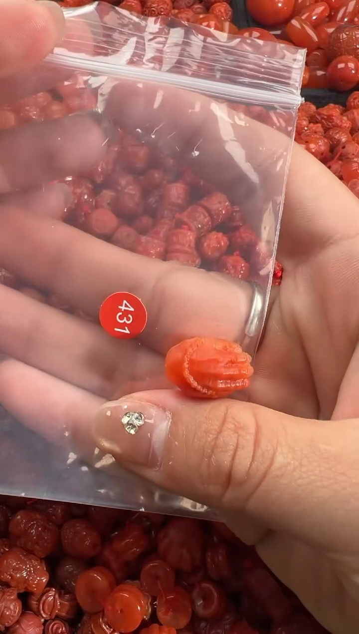 南红玛瑙未镶嵌颈饰1