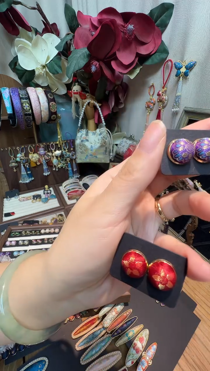 抹***力【孤品车12.26】上久楷冰裂梅红边金心12毫米耳钉