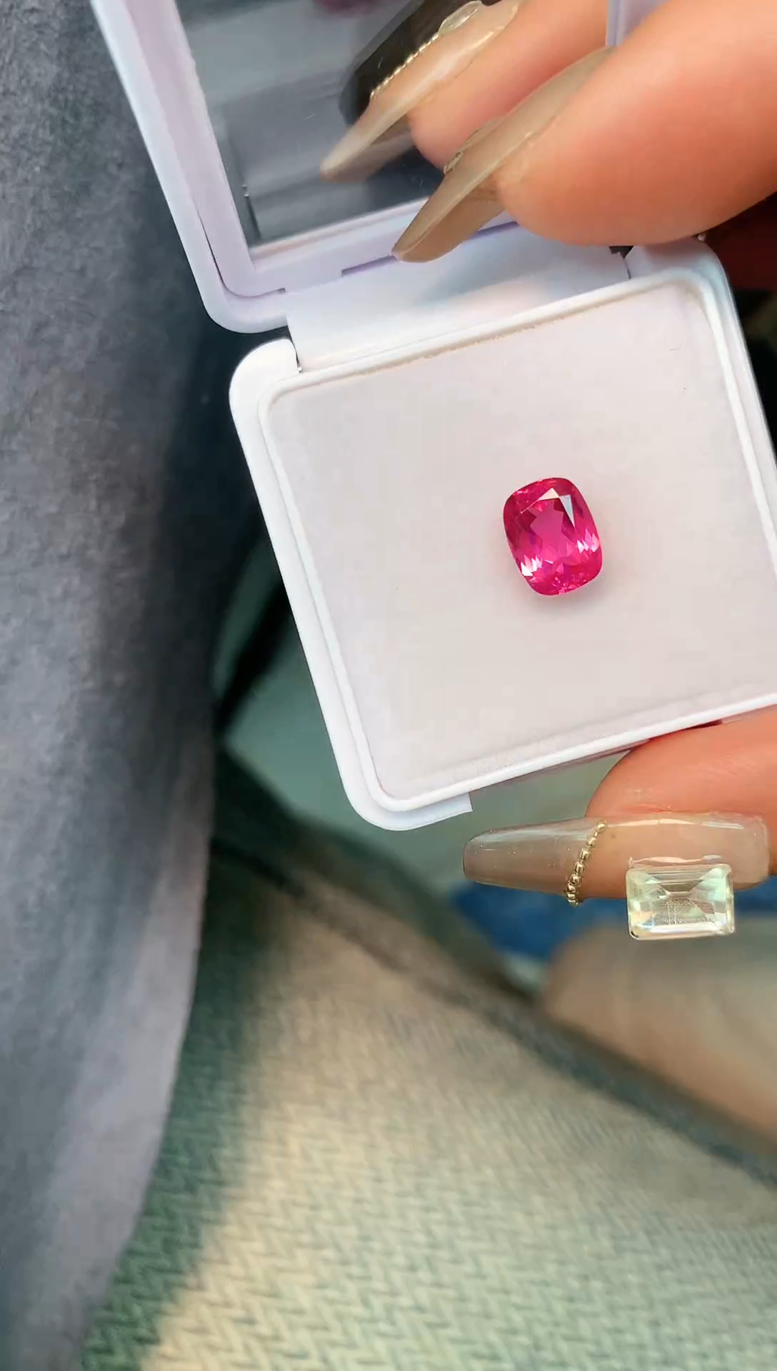 【闪购商品】尖晶石裸石未镶嵌1.97克拉超级热粉