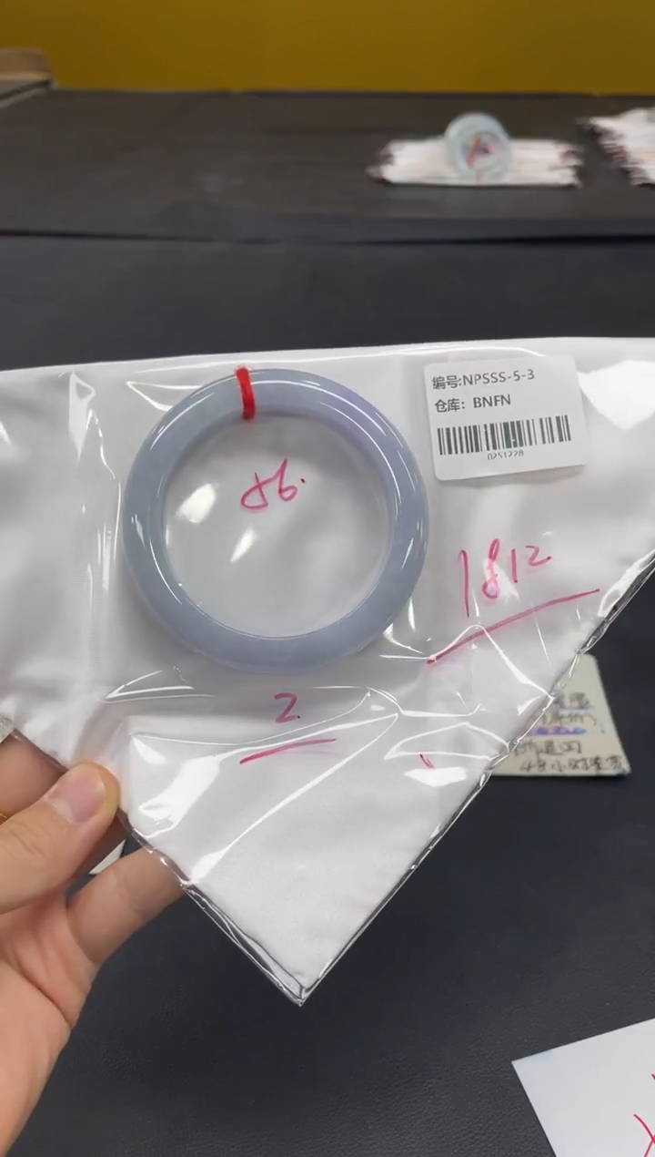 未镶嵌手镯翡翠翡翠手镯