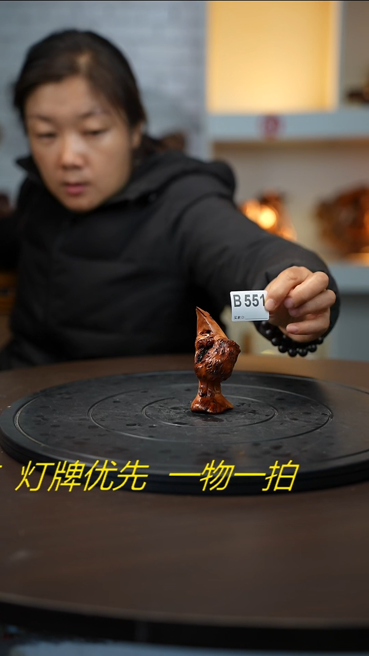 木木雕款医*云南黑果木摆件