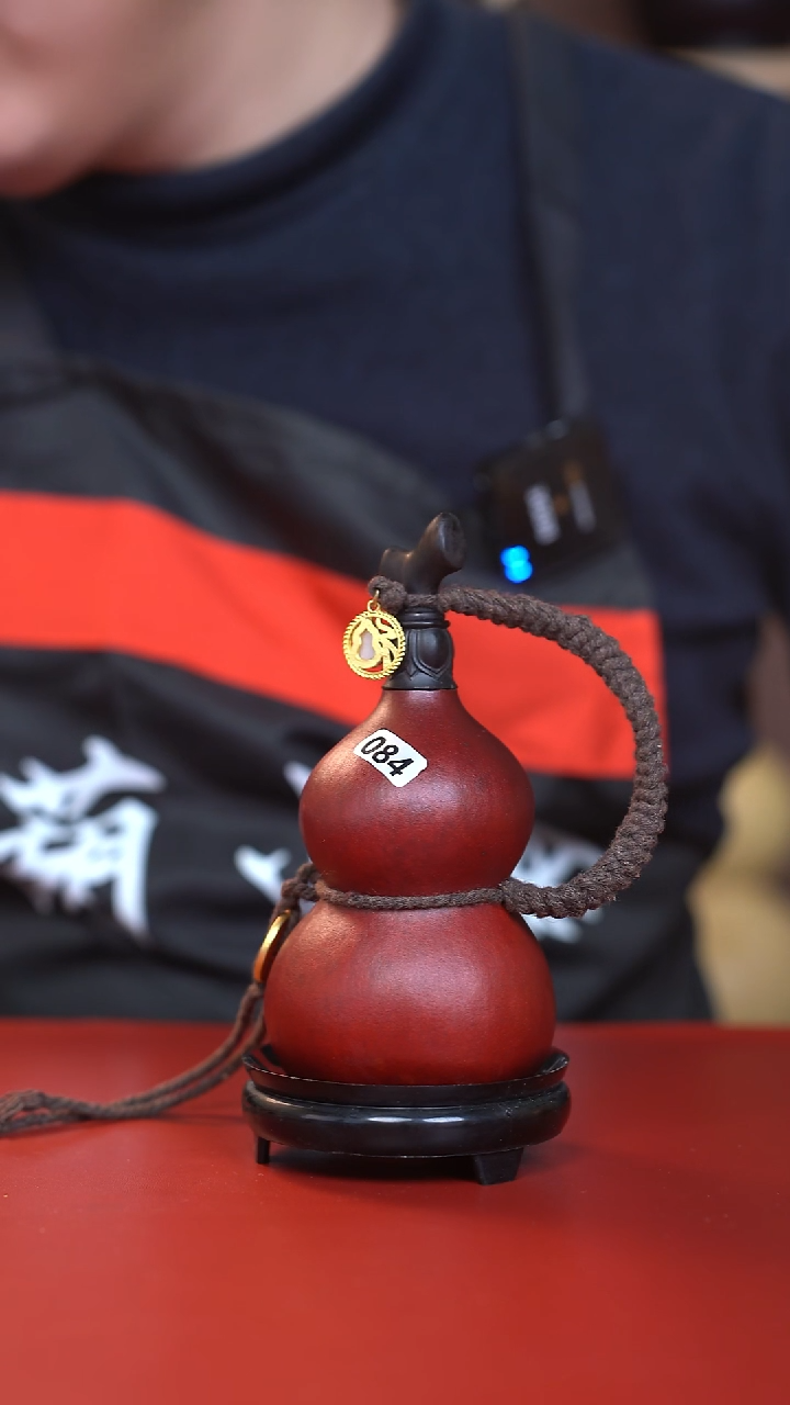 084手工大漆酒葫芦，