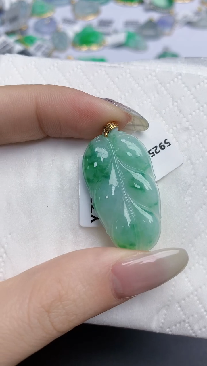 【闪购商品】翡翠颈饰18K金镶嵌天然缅甸翡翠A货