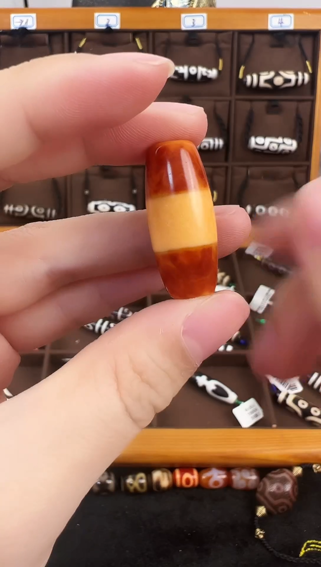 玛瑙/玉髓（覆膜）颈饰未镶嵌55.（微瑕）