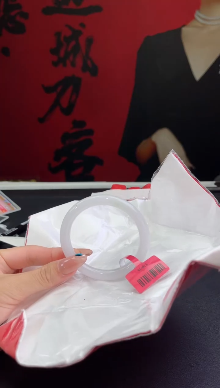 【闪购商品】翡翠未镶嵌手镯4翡翠手镯