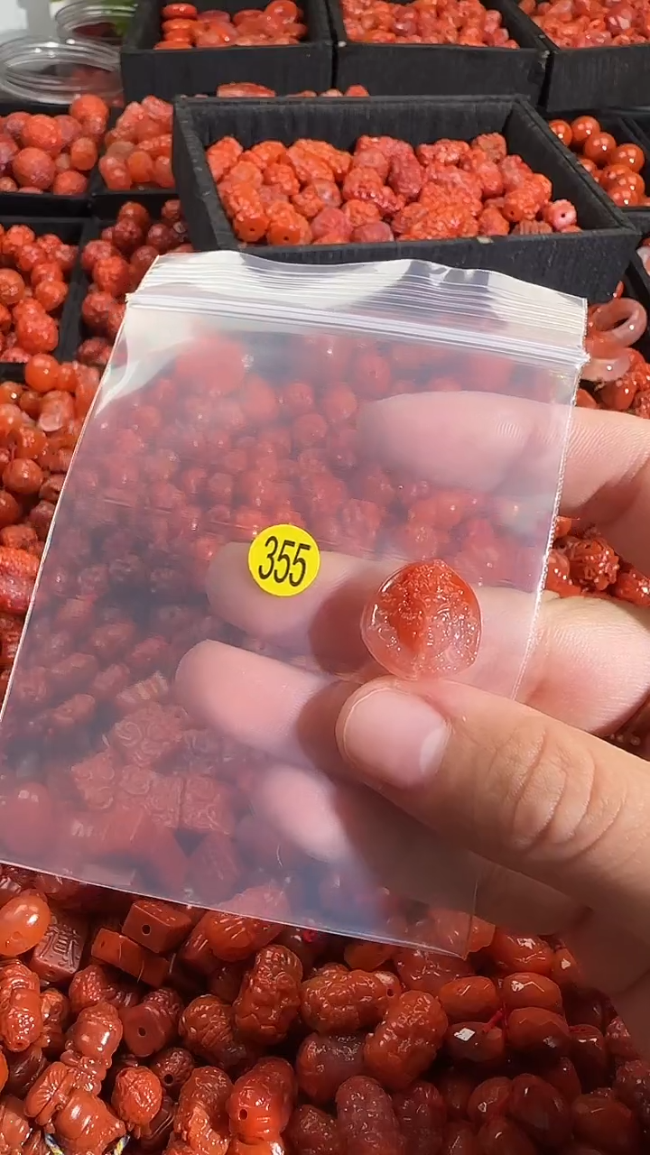 颈饰未镶嵌南红玛瑙1