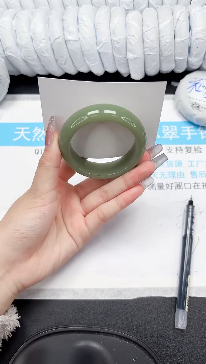 【闪购商品】石英质玉手镯未镶嵌625-52.8