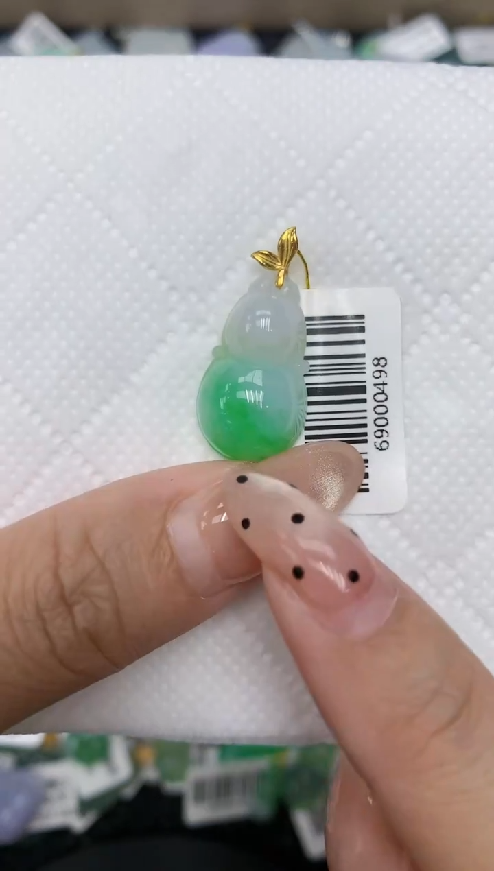 颈饰18K金镶嵌翡翠1