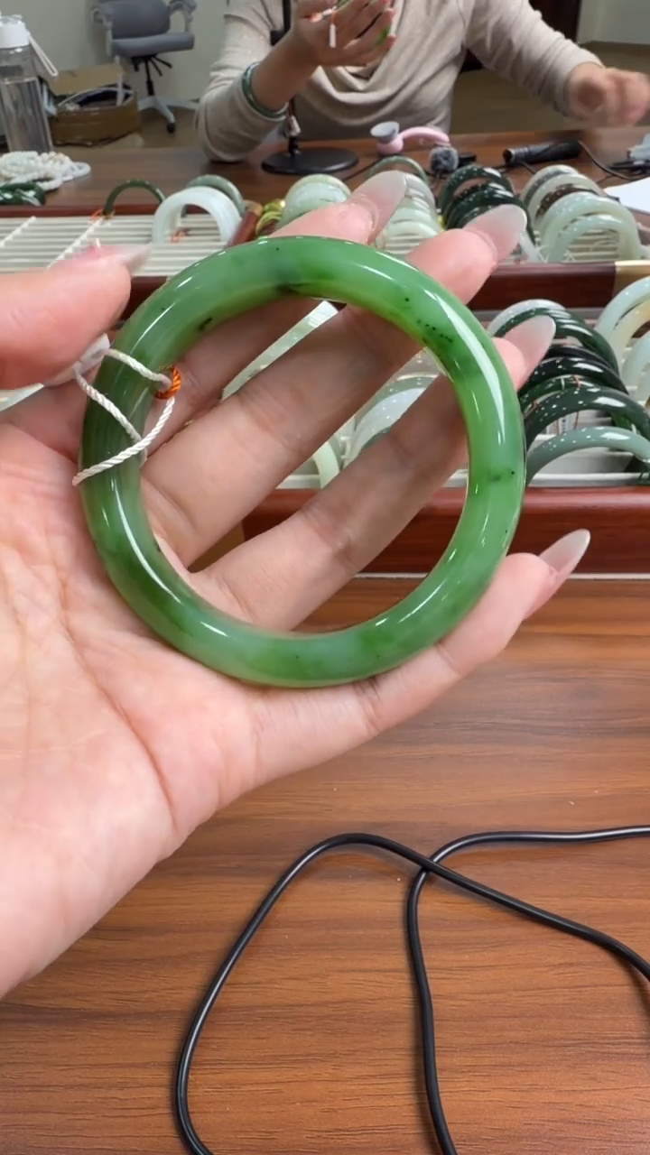 颈饰未镶嵌和田玉手镯55