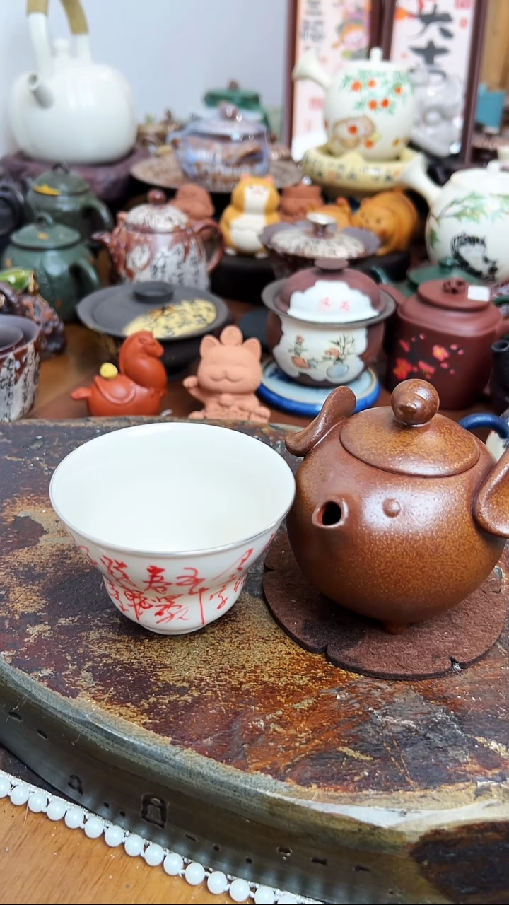 裙**猫【 茶瓷物语】猪猪壶加杯子