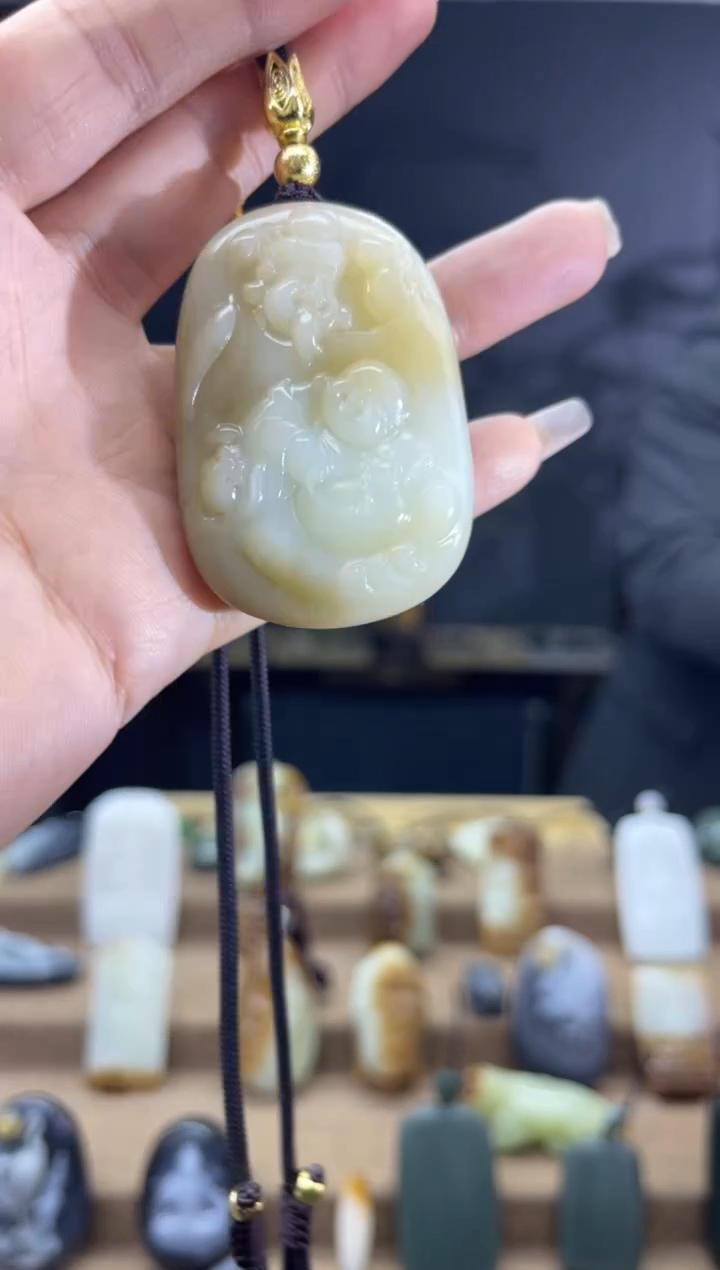 颈饰未镶嵌和田玉1