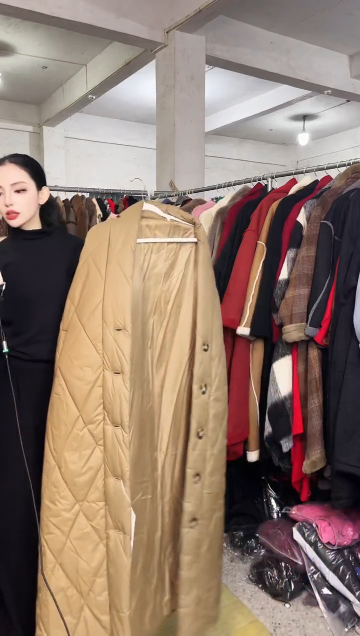 691闪购外套外披马甲打底裤子