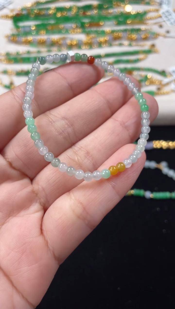 未镶嵌手串翡翠一个  P581