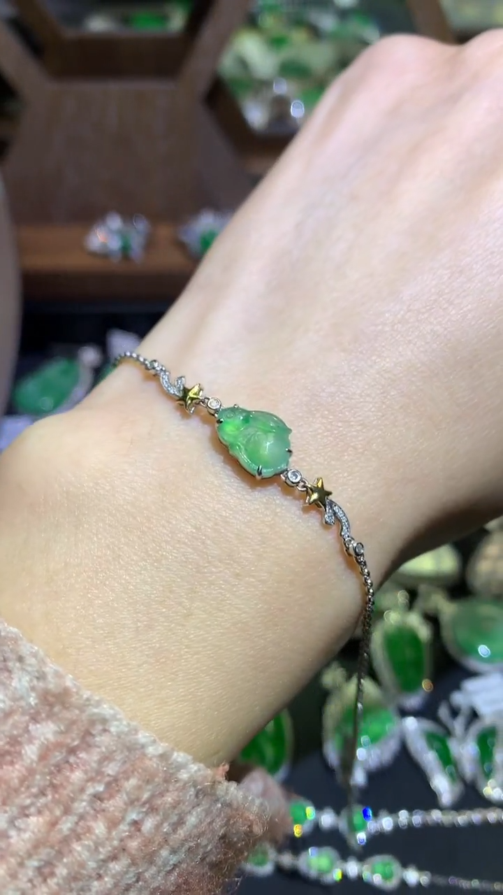 【闪购商品】翡翠吊坠(不含链)18K金镶嵌手链