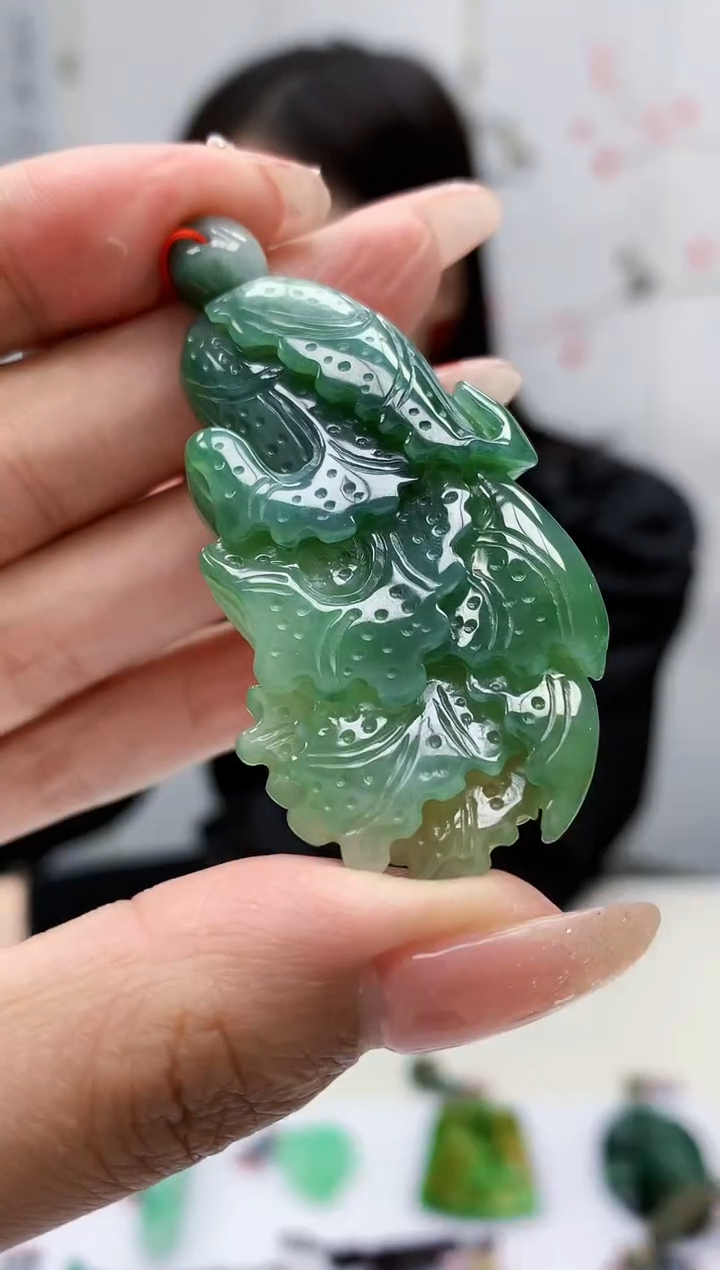 【闪购商品】定制翡翠未镶嵌4852MM-毛货挂件74