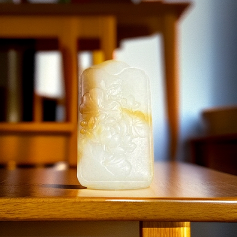 新疆和田玉且末金山糖白玉荷塘月色精品俏色女士吊坠双面时尚仿古