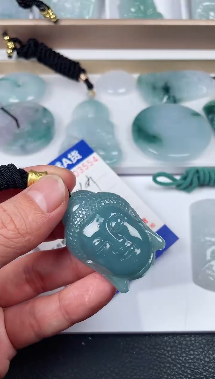 【闪购商品】翡翠颈饰未镶嵌佛头