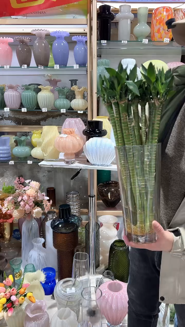 【闪购商品】无铅玻璃透明方口花瓶