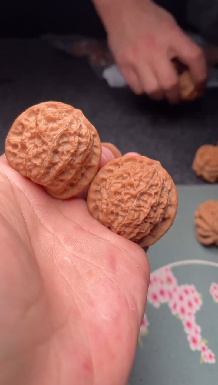 把件文玩核桃a227   血麒麟 39尺