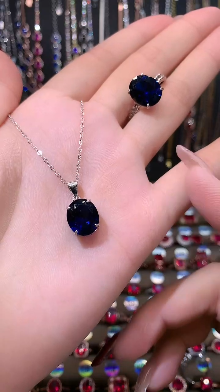 【闪购商品】蓝宝石吊坠(赠链)银S925镶嵌10.12