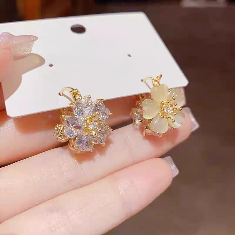 铜合金耳饰 【N98】2025爆款气质轻奢百搭简约精致网红设计师耳环