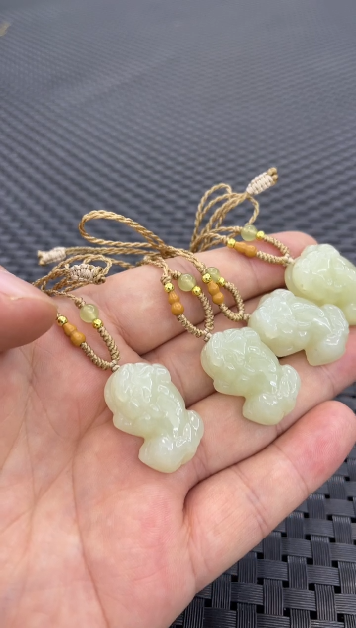 颈饰未镶嵌和田玉貔貅（多样性发一件）PP141