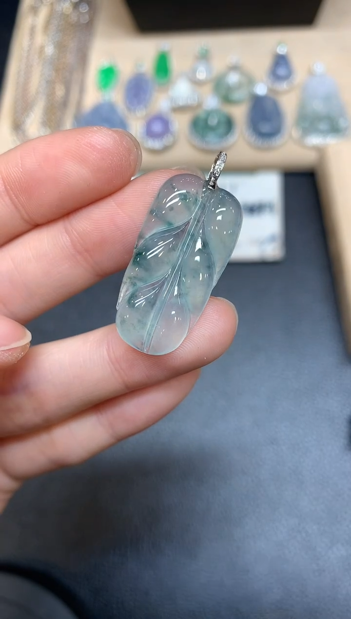 【闪购商品】翡翠颈饰18K金镶嵌【无服务费