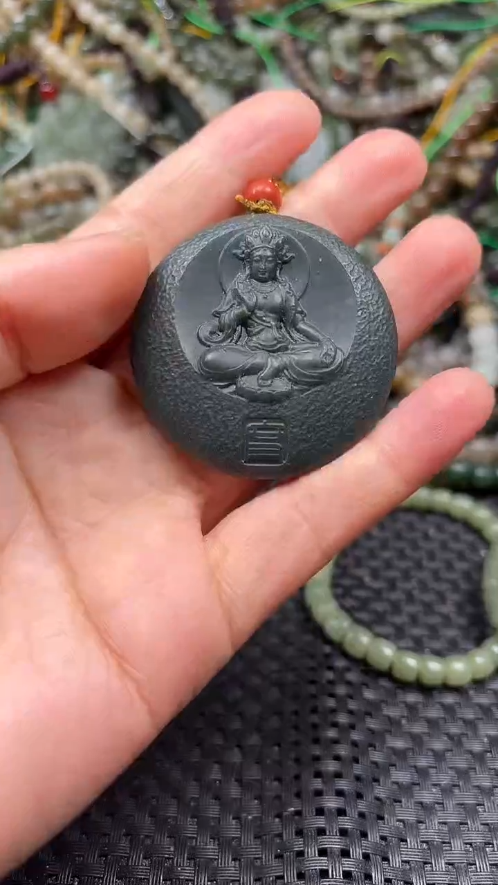 颈饰未镶嵌和田玉1