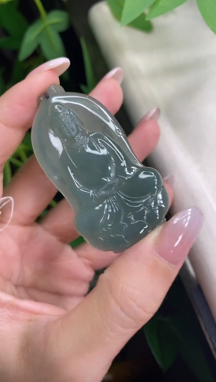 翡翠未镶嵌颈饰素衣观音