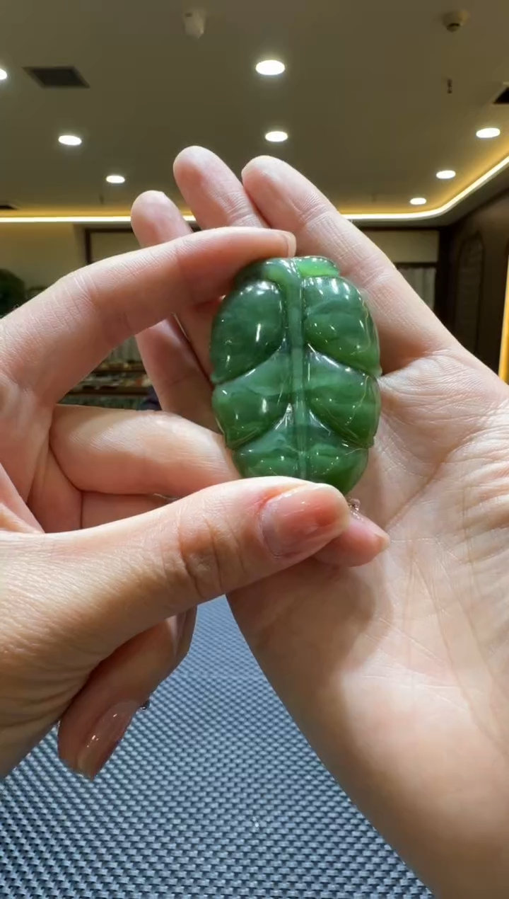 颈饰未镶嵌和田玉挂件