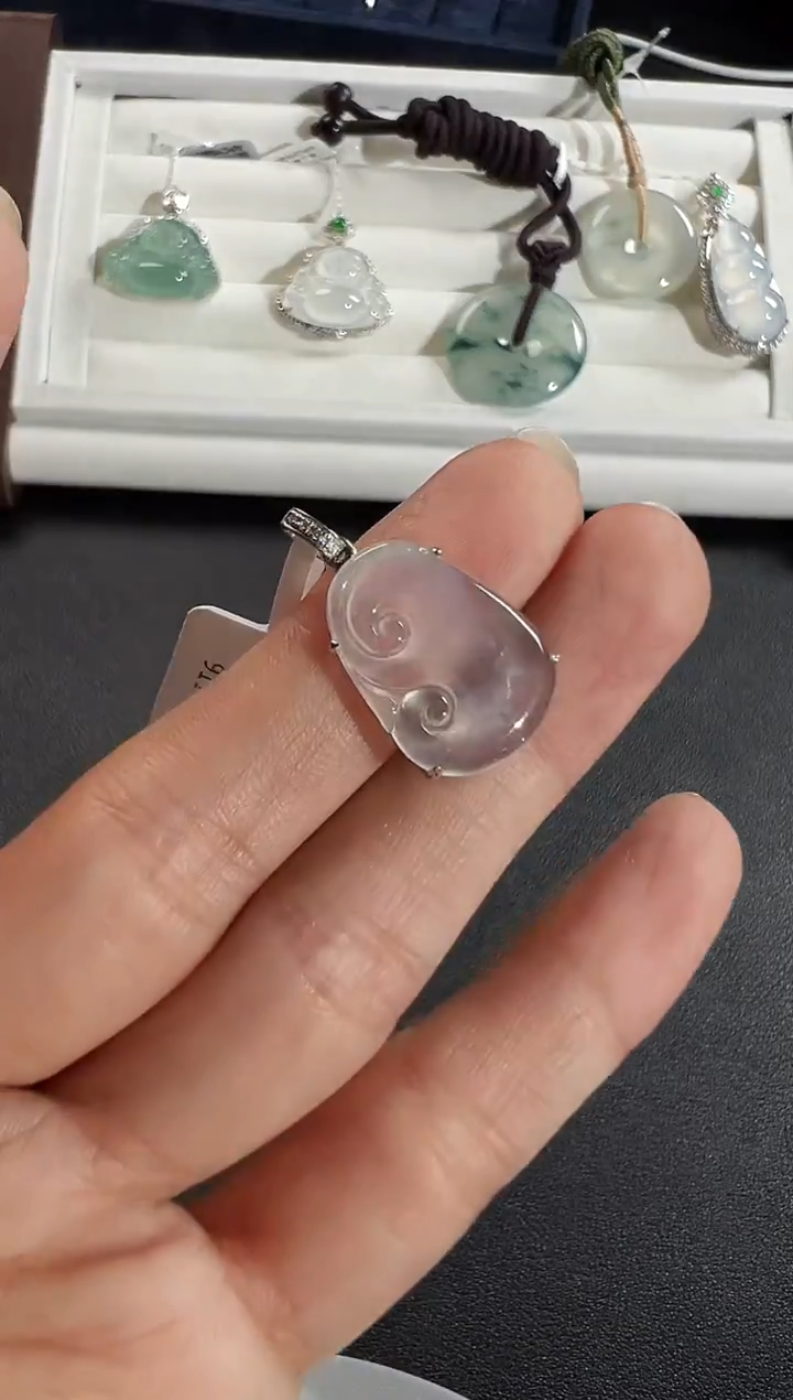 颈饰18K金镶嵌翡翠KJX1230-051