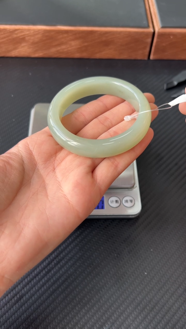 【闪购商品】和田玉未镶嵌手镯且末微色差近矿56L