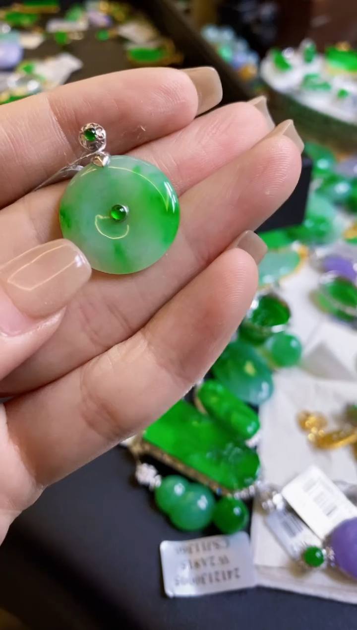 【闪购商品】定制翡翠18K金镶嵌吊坠