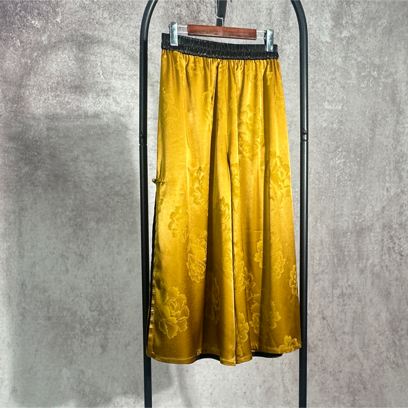 【焕夏墨晨】K2035帝黄色芙蓉牡丹刺绣提花高定拼纱阔腿裤